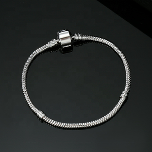 <span class=keywords><strong>Bracelet</strong></span> de haute qualité Cuir Vintage plaqué argent bracelets porte-bonheur Style européen chaîne de serpent Fit bricolage Bracelets fins pour les femmes - Product Image 6