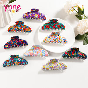 Esnek çiçek tasarımı ile büyük renkli plastik çiçek saç pençe klip yumuşak PVC saç aksesuarları - Product Image 1