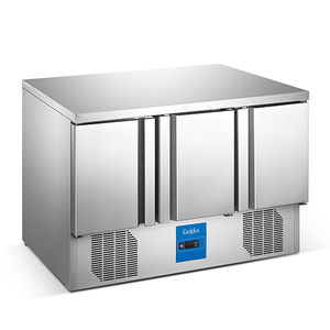 Refrigerador Comercial Bajo Mostrador <span class=keywords><strong>de</strong></span> Tres Puertas con Certificación Energy Star, Descongelación Automática, Mesa <span class=keywords><strong>de</strong></span> Preparación para Pizza - Product Image 1