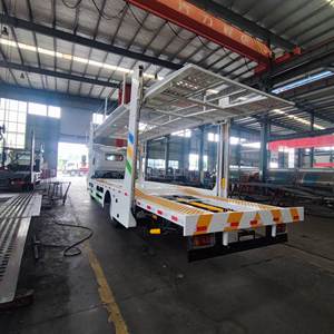 Camion porte-voitures Isuzu 4x2 diesel manuel multi-essieux semi-remorque 18T pour le transport de véhicules en Chine - Product Image 4