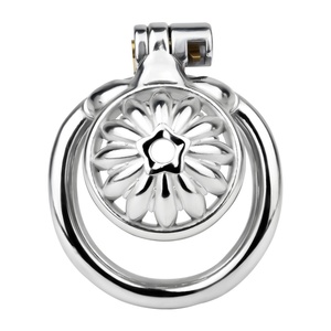 กุญแจล็อคองคชาต FRRK Flower Art รุ่น Chastity Lock ทำจากสแตนเลส 304 พร้อมดีไซน์รูสำหรับใส่ในช่องอวัยวะเพศชาย อุปกรณ์ล็อคองคชาตสำหรับผู้ชาย ของเล่นทางเพศ - Product Image 1