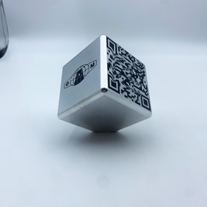 Étiquettes de code QR personnalisées, métal anodisé, cartes d'information gravées au laser - Product Image 2