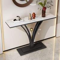 Table console moderne de luxe dorée avec plateau en pierre frittée blanche et base sur piétement, table d'appoint pour entrée, couloir, salon et maison