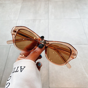 Nouvelles lunettes de soleil œil de chat tendance pour femmes, monture PC, UV400, légères, style irrégulier, type 3, pare-soleil blanc H5 20102 - Product Image 1