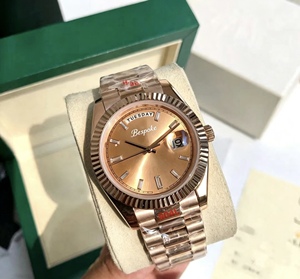 Montre pour homme de luxe avec logo personnalisé - NH36 automatique / quartz, jour et date, acier inoxydable 40 mm, cadran vert - Product Image 4
