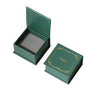 Boîte d'emballage pour bijoux à rabat magnétique de style livre ; Boîte à bagues haut de gamme pour cadeaux, disponible en stock pour la vente en gros