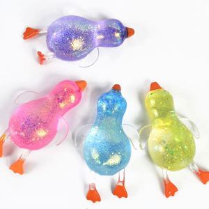Mini Pato de Cristal con Polvo Dorado, Novedoso Juguete Antiestrés de Rebote Lento para Jóvenes, Venta al por Mayor - Product Image 2
