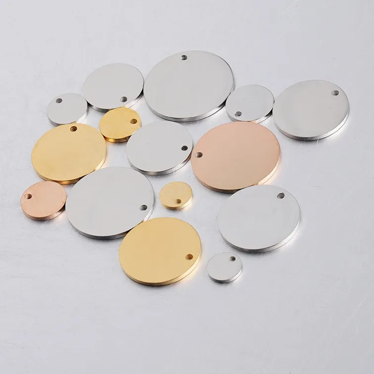 8-30mm etichette a disco tondo in acciaio inossidabile lucidato a specchio ciondolo affascinante per accessori gioielli fai da te il logo può essere inciso