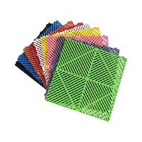 Professionelle Autowasch-Bodenroste 400x400x18mm Ineinandergreifende Garagenbodenfliesen Farbige Modulare Bodenplatten für Ausstellungsraum-Dekoration