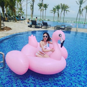 Grand flotteur de piscine flamant rose durable avec poignées, jouet aquatique pour adultes, île flottante de plage pour fêtes et utilisation en piscine, idéal pour les enfants - Product Image 3