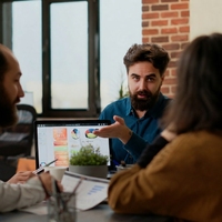 Services d'experts en publicité sur Facebook et solutions de marketing sur les réseaux sociaux stratégiques pour une croissance maximale des revenus
