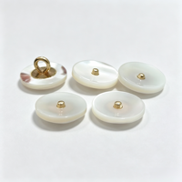 Boutons en coquille naturelle écologiques avec crochet métallique, logo personnalisé, boutons en coquille polis pour chemises, accessoires de vêtements pour enfants