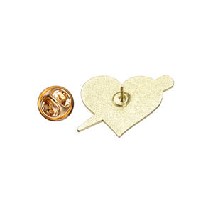 Alfileres esmaltados de estilo Punk, broche en forma de corazón para <span class=keywords><strong>Buffy</strong></span>, insignia de solapa de Daga Negra, regalo de joyería para amigos - Product Image 5