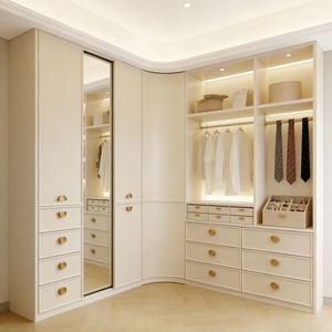 Armoire de rangement en forme de L de style crème BALOM, armoire d'angle avec tiroirs, zone de suspension, poignée dorée, meubles de chambre à coucher - Product Image 1
