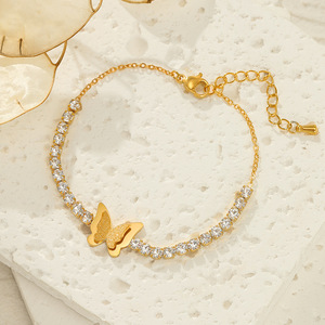 Bracciale da <span class=keywords><strong>Donna</strong></span> IVANDA di Lusso, Design Esclusivo in Acciaio Inossidabile Placcato Oro con Strass e Diamanti a Forma di Farfalla - Product Image 2