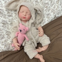 Poupée Reborn en Silicone Foncé de 17 pouces, Bébé Fille Nouveau-né Endormi, Compatible avec la Tétine, Poupée de Confort Émotionnel et de Thérapie, Vente en Gros