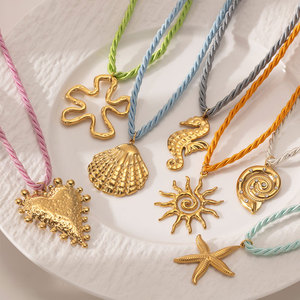 สร้อยคอแฟชั่นฤดูร้อน สแตนเลส 316L ชุบทอง 14k 18k PVD สร้อยเชือกประดับเปลือกหอยหลากสีสไตล์ฮาวายสำหรับผู้หญิง - Product Image 1