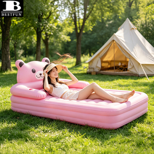 Colchón inflable tamaño Queen con diseño de oso rosa, elevado, con cabecera, para el hogar, invitados o camping. - Product Image 1