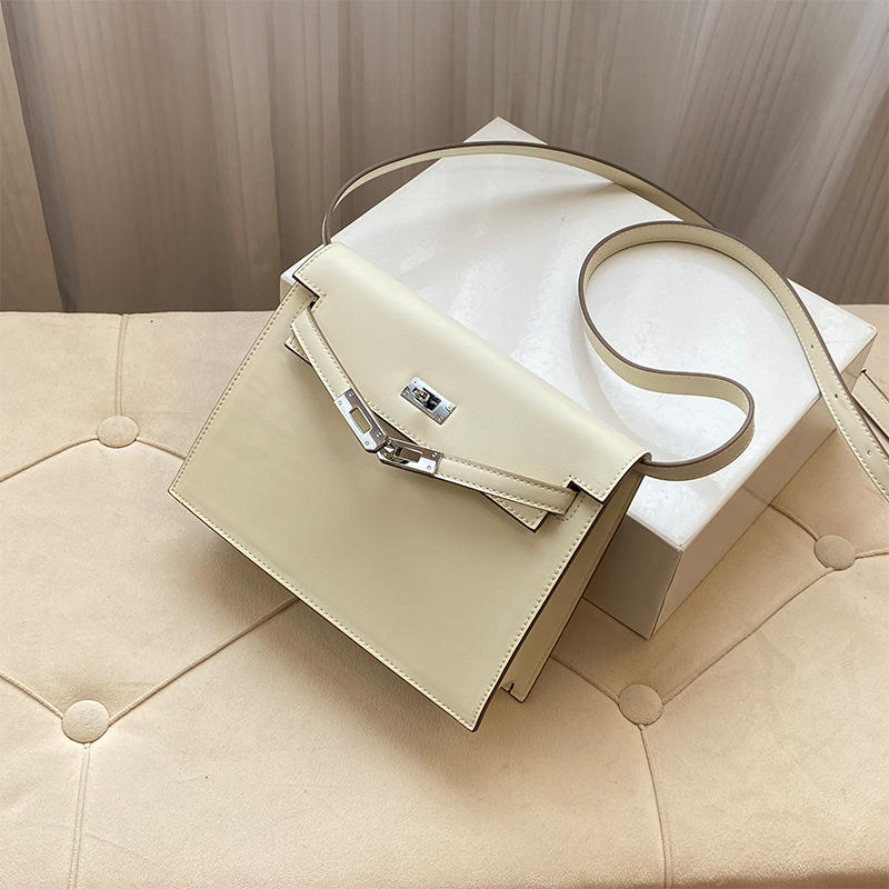 Milkshake white deer pattern