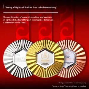 Médaille d'or Marathon Award Custom Made Champion Crystal Metal Plaque écologique Four Seasons <span class=keywords><strong>Eternal</strong></span> Shine pour l'entreprise - Product Image 2