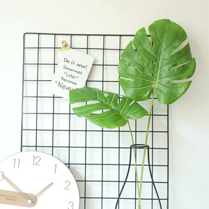 Grandi foglie di palma artificiali in PVC verde tropicale con foglia di Monstera verde - Product Image 4