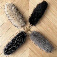 Pendentif queue de raton laveur en fourrure, design original, porte-clés, breloque, ornement de sac en peluche, accessoire de performance cosplay