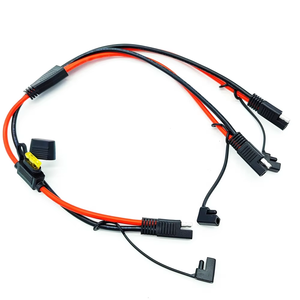 อะแดปเตอร์แยกสัญญาณ1ถึง<span class=keywords><strong>2</strong></span> Y แบตเตอรี่ไฟฟ้ากระแสตรงถอดออกอย่างรวดเร็วสายไฟต่อปลั๊กกับฟิวส์กลาง - Product Image 3