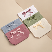 Ensemble de pochettes et de sacs cadeaux en velours de luxe LIONWRAPACK |   Emballage en daim avec logo personnalisé, vente en gros
