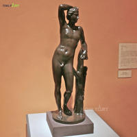 Statue de vénus couchée en marbre blanc, sculpture nue avec petit ange pour les décorations publiques