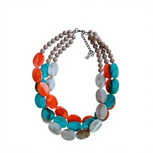 Collier fantaisie de style bohème pour femmes, en résine et bois, avec pendentif rond mignon et boucles d'oreilles assorties pour femme - Product Image 4