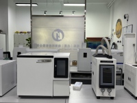 Cromatógrafo de Gases de Laboratorio BEIJING JIANSHI GC7280 de Tres Cámaras y Cinco Válvulas con Pantalla Táctil, Inyección Automática y Sistema Operativo Windows 10
