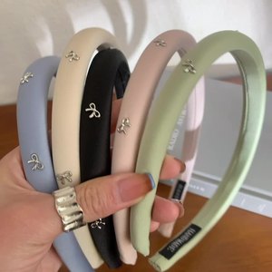 Fascia per Capelli in Raso Stile Retrò Francese con Fiocco, Fascia Antiscivolo di Alta Qualità per Lavaggio Viso, Versatile Fermacapelli - Product Image 1