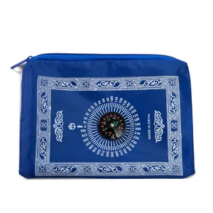 Pocket Portable Travel Prayer Mat With Compass Waterproof Polyester Rug Muslim Travel Prayer Mat For Islamic Prayer Rug