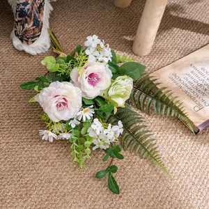 Arrangement floral artificiel CallaFloral avec roses et fougères pour la décoration de la maison, bouquets de mariage CF02004 - Product Image 3