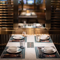 Ensembles de restaurant en bois au design moderne personnalisé de qualité supérieure pour hôtel et comptoir de bar Solutions pour chaînes internationales