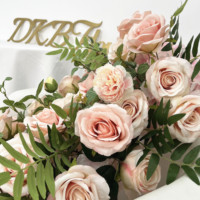 Chemin de table en soie artificielle personnalisé en usine, chemin de table luxueux rose vif avec des fleurs et de la verdure pour mariage