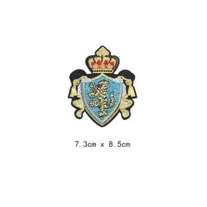 Écussons de haute qualité personnalisés avec broderie en fil d'or, motif couronne, à nouer sur l'épaule - Product Image 5
