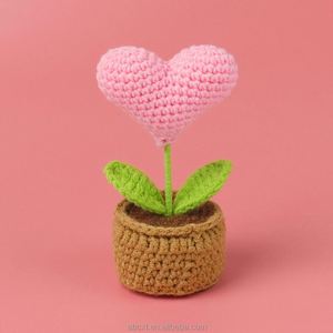 Decoración Pequeña para el Día de San Valentín, Flores Artificiales Hechas a Mano, Tejidas con Hilo de Ganchillo, Maceta con Corazón Rojo - Product Image 2
