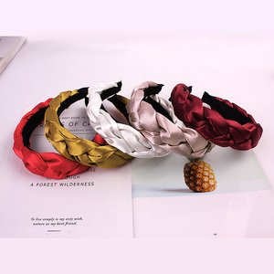 <span class=keywords><strong>YIWU</strong></span> QIYUE New <span class=keywords><strong>Head</strong></span> Bọc Rắn Màu Đàn Hồi Mềm Lớn Dày Phụ Nữ <span class=keywords><strong>Head</strong></span> Wraps Satin LỤA Headband <span class=keywords><strong>Head</strong></span> Bands Đối Với Phụ Nữ - Product Image 1