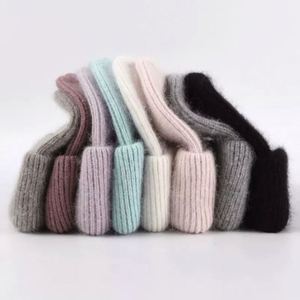 Gorro de Punto de Alta Calidad con Pelo de Conejo Angora, Grueso y Cálido para Invierno, para Mujer, Venta al por Mayor en Stock para Uso Comercial - Product Image 2