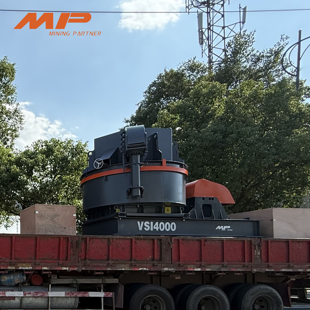 New Sand Crusher Plant Silica Sand Making Machine VSI Vertical Shaft Impact Crusher for Manufacturing Plant Use