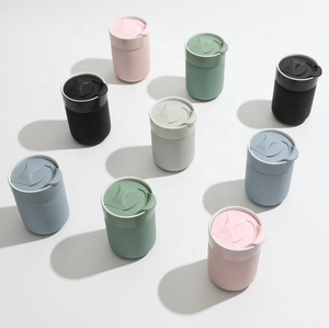 Groothandel Drinkware Schattige Koffiemokken 12oz Beschermende siliconen hoes Porseleinen keramische koffiekopjes Productie Met deksels - Product Image 5