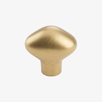 Bouton de meuble en laiton de forme organique moderne, poignée de tiroir irrégulière en forme de galet ou de goutte d'eau, quincaillerie de meuble pour cuisine et vanité
