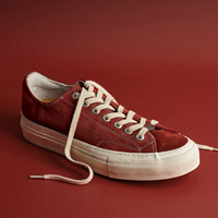 Chaussures de skateboard vulcanisées unisexes personnalisées avec logo, en daim rouge, semelle intermédiaire épaisse en bois, légères, antidérapantes, style rétro, à lacets