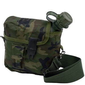 Bouteille <span class=keywords><strong>de</strong></span> camouflage pour l'extérieur <span class=keywords><strong>de</strong></span> type camouflage 2000ml en plastique pour cantine d'eau potable <span class=keywords><strong>Gourde</strong></span> d'eau avec sangle - Product Image 1