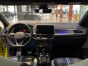Voiture d'<span class=keywords><strong>occasion</strong></span> chinoise - Volkswagen <span class=keywords><strong>T</strong></span>-<span class=keywords><strong>ROC</strong></span> modèle 2023 300TSI DSG 2WD édition Starlight - Product Image 6