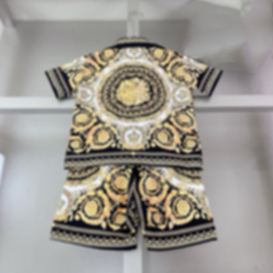 Set Estivo di Lusso per Ragazzi: T-shirt e Pantaloncini in Cotone con Motivi Geometrici, Stile High Street, Abbigliamento Casual da Spiaggia - Product Image 4