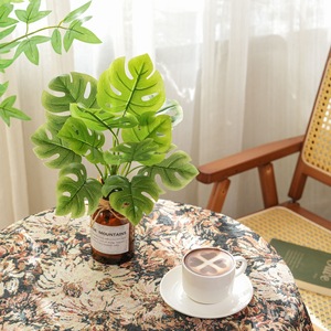 Plante artificielle CallaFloral Monstera Deliciosa 28cm en tissu huilé, décoration de mariage, verdure - Product Image 1