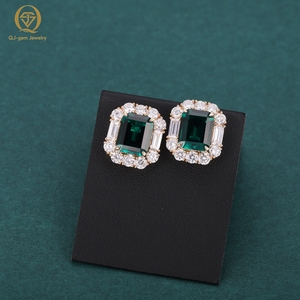 Pendientes de Oro Sólido con Esmeralda de Zambia y Halo de Diamantes Cultivados en Laboratorio para Mujer, Regalo para Fiesta o Boda, de Fabricante de Joyería - Product Image 6