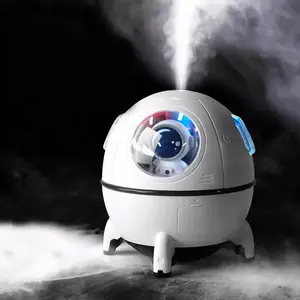 OEM Creative Promotional Gifts Astronaut Spaceship Diffuser Home Essential Oil Humidifier With Dazzle Atmosphere Light